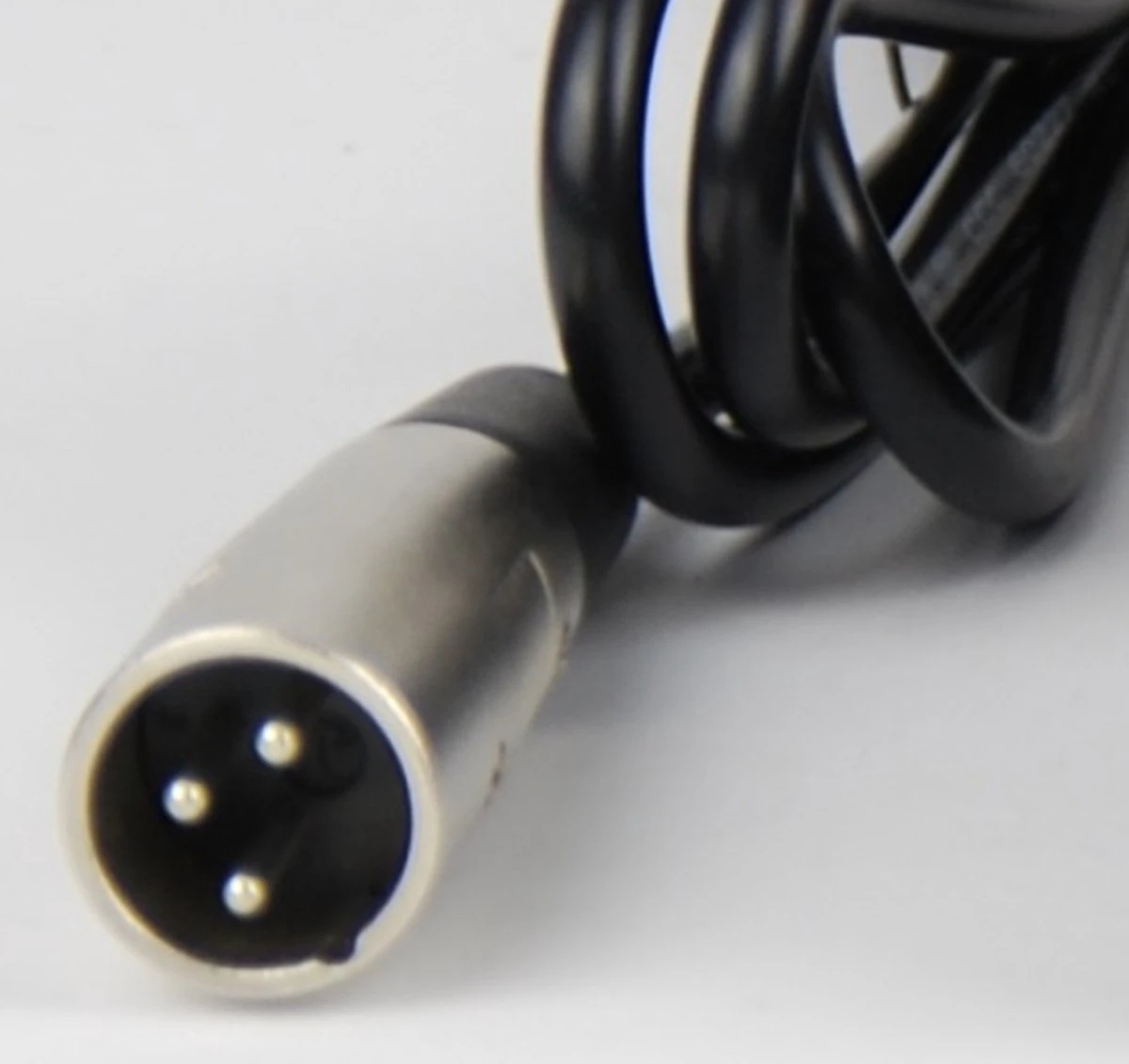 Universele Fietsaccu Lader - Elektrische Fietsoplader - 24V - 2A - Met XLR 3 Pins Stekker 5 Universele Fietsaccu Lader - Elektrische Fietsoplader - 24V - 2A - Met XLR 3 Pins Stekker – Image 5