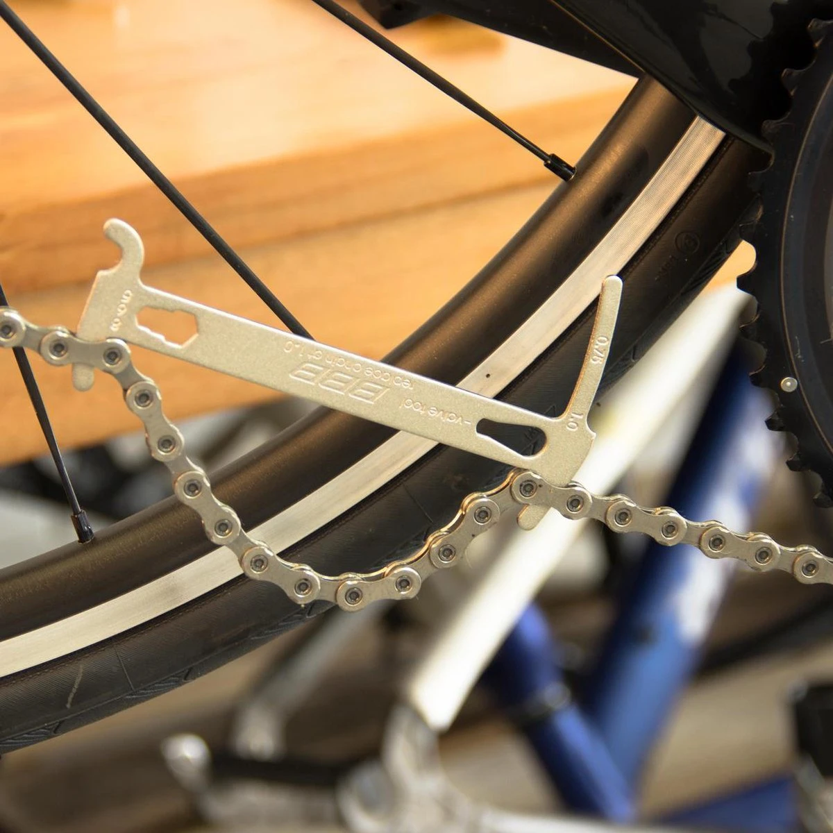 BBB Cycling Chainchecker - Multitool - Voor Slijtage Van Je Fietsketting - Met Geïntegreerde Kettinghaak - BTL-125 4 BBB Cycling Chainchecker - Multitool - Voor Slijtage Van Je Fietsketting - Met Geïntegreerde Kettinghaak - BTL-125 – Image 4