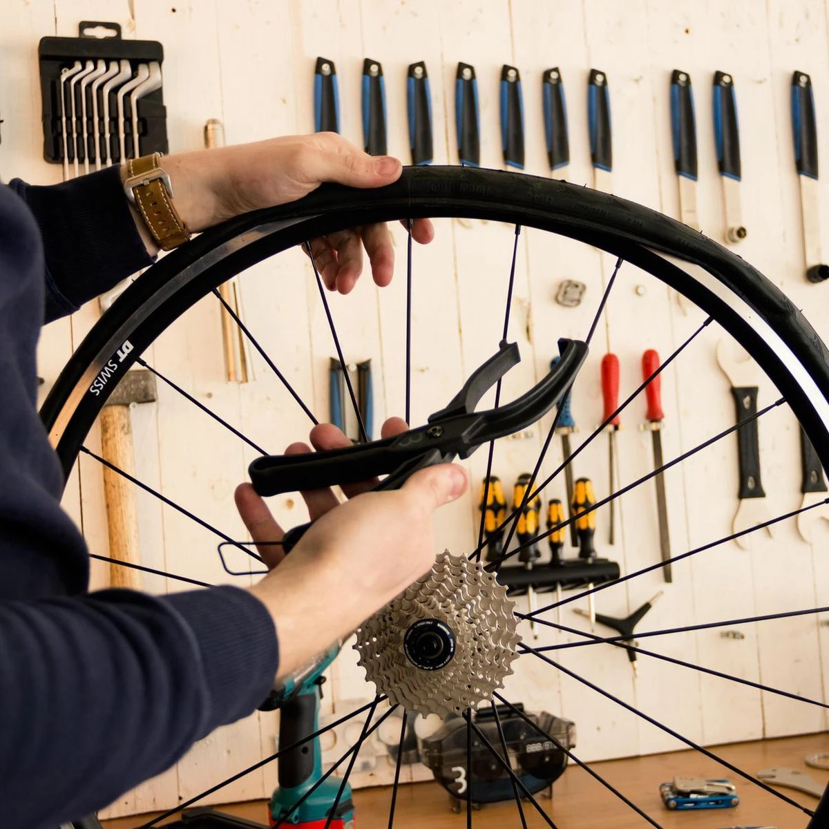 BBB Cycling EasyTire Bandenlichter - Professioneel Fietsgereedsschap - Fietsband Oplegger - Zwart - BTL-78 2 BBB Cycling EasyTire Bandenlichter - Professioneel Fietsgereedsschap - Fietsband Oplegger - Zwart - BTL-78 – Image 2