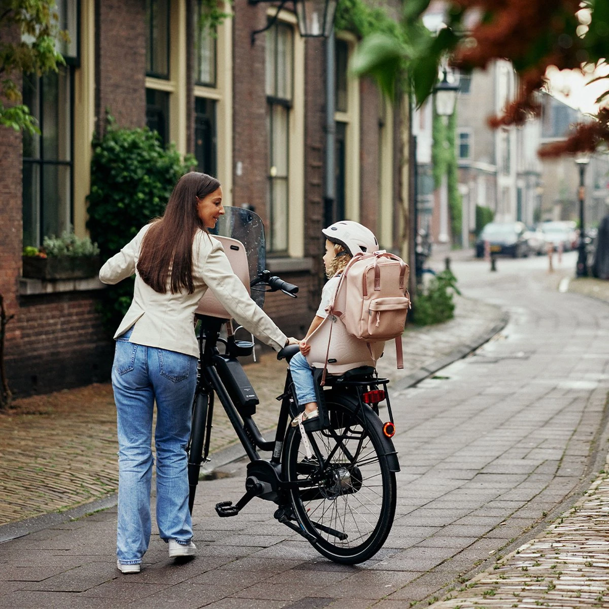 Urban Iki Fietshelm - Sakura Pink - Maat S (48-52 Cm) 2 Urban Iki Fietshelm - Sakura Pink - Maat S (48-52 Cm) – Image 2