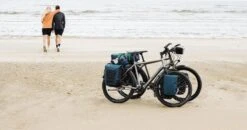 AGU Clean Enkele Fietstas Shelter Medium - Blauw - 17 L - Waterdicht - KLICKfix Module Rail -Velo Pour Tous 1200x631 1