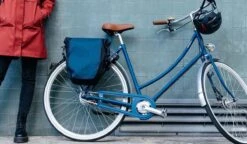 AGU Clean Enkele Fietstas Shelter Medium - Blauw - 17 L - Waterdicht - KLICKfix Module Rail -Velo Pour Tous 1200x700 3