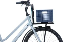 Basil Fietskrat S - Klein - 17.5 Liter - Blauw 11 Basil Fietskrat S - Klein - 17.5 Liter - Blauw -Velo Pour Tous 1200x797 10