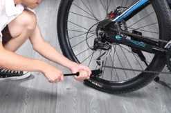 Giyo Fietspomp Mini - Fietspomp Met Drukmeter - Pomp Fiets Mini - 8.3 Bar - Inclusief Naaldventiel En Fietsbandreparatieset -Velo Pour Tous 1200x798 24