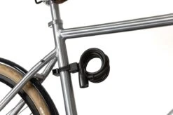 AXA Resolute 8/180 Kabelslot – Slot Voor Fietsen - Gebruiksvriendelijk - 180 Cm Lang - Diameter 8 Mm - Zwart 11 AXA Resolute 8/180 Kabelslot – Slot Voor Fietsen - Gebruiksvriendelijk - 180 Cm Lang - Diameter 8 Mm - Zwart -Velo Pour Tous 1200x799 24