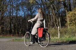 Ekostar® Online Shopping - 2in1 Fietstas - 100% Waterdicht - Rolltop - Rood - 17 Tot 28 Liter - Enkele Fietstas 18 Ekostar® Online Shopping - 2in1 Fietstas - 100% Waterdicht - Rolltop - Rood - 17 Tot 28 Liter - Enkele Fietstas -Velo Pour Tous 1200x799 43