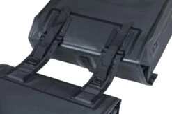 Basil Urban Dry Dubbele Fietstas - Zwart - 50 Liter -Velo Pour Tous 1200x800 213