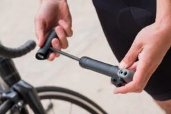 BBB Cycling WindWave Minipomp - Fietspomp - Pomp Fiets Mini - 7 Bar - Zwart - 25 Cm - BMP-54 -Velo Pour Tous 1200x800 290