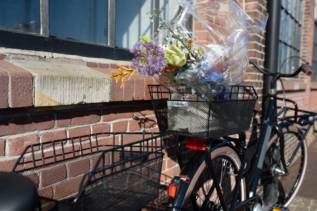 Fastrider Olav Fietsmand Voor Achterdrager - Inclusief Bevestiging - 25 Liter - Metaal - Zwart 5 Fastrider Olav Fietsmand Voor Achterdrager - Inclusief Bevestiging - 25 Liter - Metaal - Zwart – Image 5