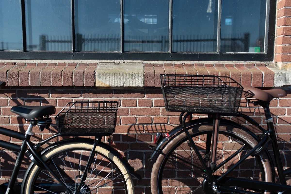 Fastrider Olav Fietsmand Voor Achterdrager - Inclusief Bevestiging - 25 Liter - Metaal - Zwart 6 Fastrider Olav Fietsmand Voor Achterdrager - Inclusief Bevestiging - 25 Liter - Metaal - Zwart – Image 6