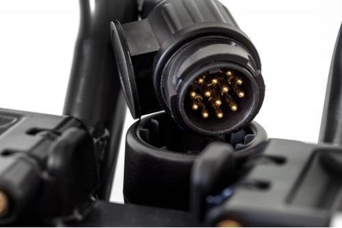 XLC Azura LED Fietsendrager - 2 Fietsen - E-Bike - 13/7 Polig 5 XLC Azura LED Fietsendrager - 2 Fietsen - E-Bike - 13/7 Polig – Image 5