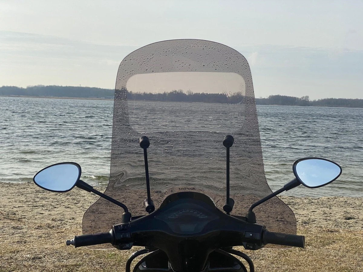 Waterafstotende Sticker Windscherm-Anti Regen Folie-Scooter-Nano Spray-Vespa Sprint-Zip-Sym-Universeel 1 Waterafstotende Sticker Windscherm-Anti Regen Folie-Scooter-Nano Spray-Vespa Sprint-Zip-Sym-Universeel