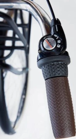 Cortina U4 - Stadsfiets - D50 - Jet Black Matt - R3 -Velo Pour Tous 657x1200