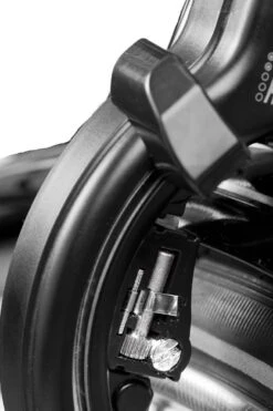 AXA Solid Zwart ART2 -Velo Pour Tous 798x1200 4