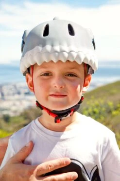 Crazy Safety - Kinderfietshelm - Blauwe Haai - S/M - 49-55 Cm Verstelbaar -Velo Pour Tous 800x1200 23