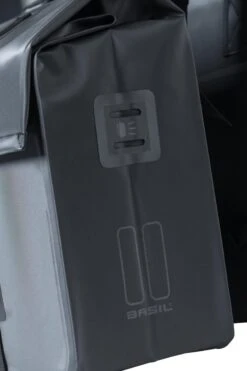 Basil Urban Dry Dubbele Fietstas - Zwart - 50 Liter -Velo Pour Tous 800x1200 30