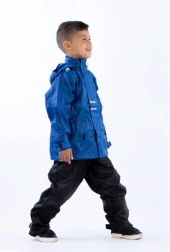 Ralka Regenpak Junior - Irma - Blauw - 176 30 Ralka Regenpak Junior - Irma - Blauw - 176 -Velo Pour Tous 810x1200 2