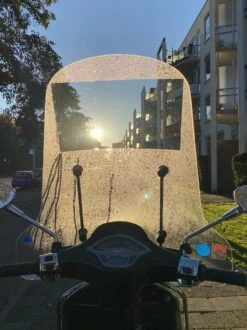 Waterafstotende Sticker Windscherm-Anti Regen Folie-Scooter-Nano Spray-Vespa Sprint-Zip-Sym-Universeel 8 Waterafstotende Sticker Windscherm-Anti Regen Folie-Scooter-Nano Spray-Vespa Sprint-Zip-Sym-Universeel -Velo Pour Tous 899x1200 18