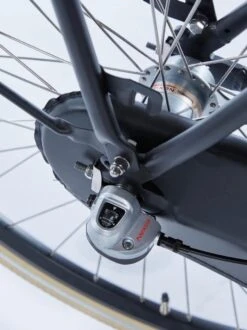 Cortina U4 - Stadsfiets - D50 - Jet Black Matt - R3 -Velo Pour Tous 899x1200 2