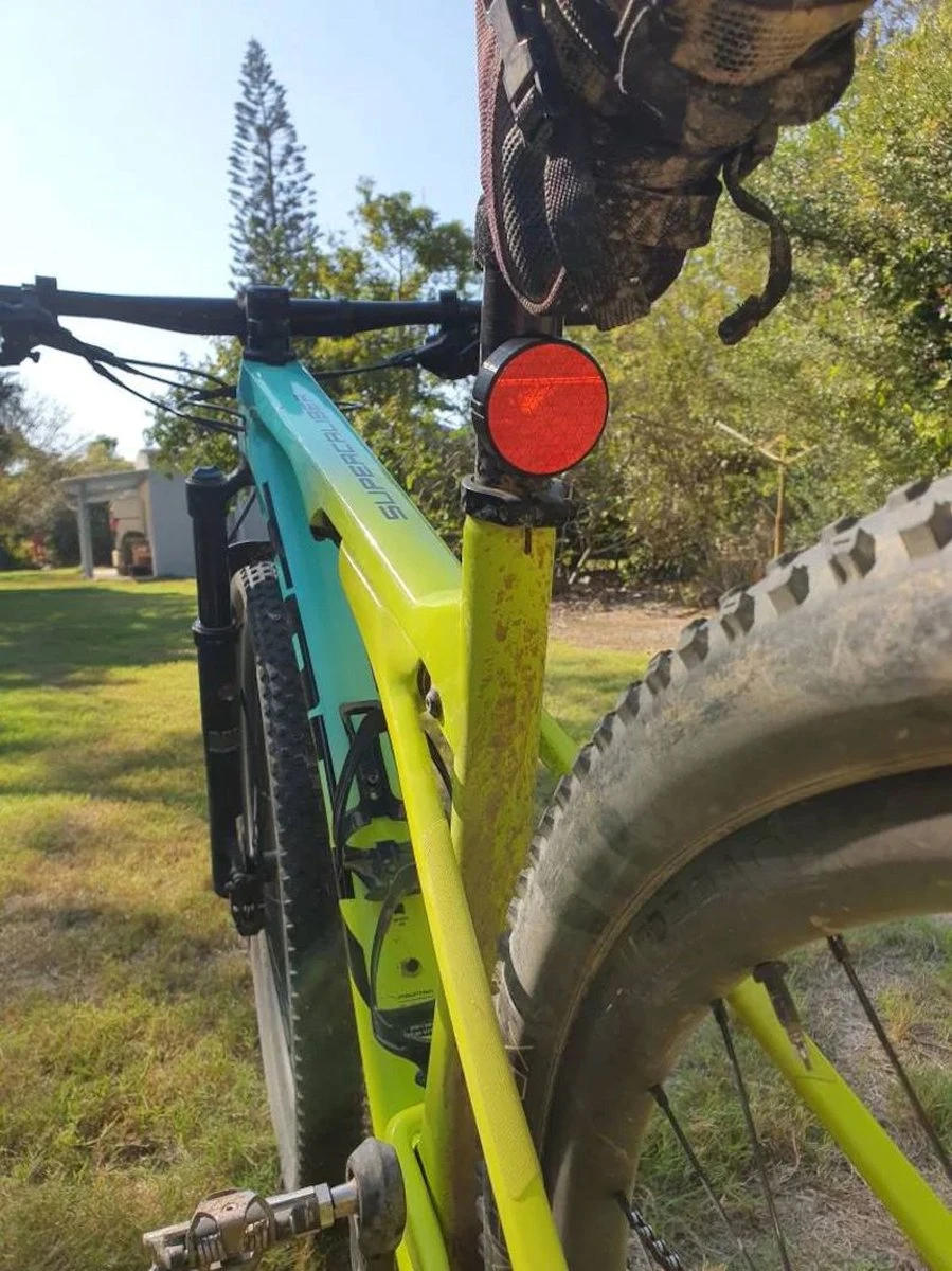 Fiets GPS Tracker - Zonder Simkaart - Inclusief Originele Samsung SmartTag - Alleen Voor Samsung -Tot 1 Jaar Batterij - Android - Reflector - Fiets Reflector - Wereldwijd GPS - Antidiefstal - Rood - Locus Amicus 2 Fiets GPS Tracker - Zonder Simkaart - Inclusief Originele Samsung SmartTag - Alleen Voor Samsung -Tot 1 Jaar Batterij - Android - Reflector - Fiets Reflector - Wereldwijd GPS - Antidiefstal - Rood - Locus Amicus – Image 2