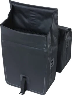 Basil Urban Dry Dubbele Fietstas - Zwart - 50 Liter -Velo Pour Tous 911x1200 4